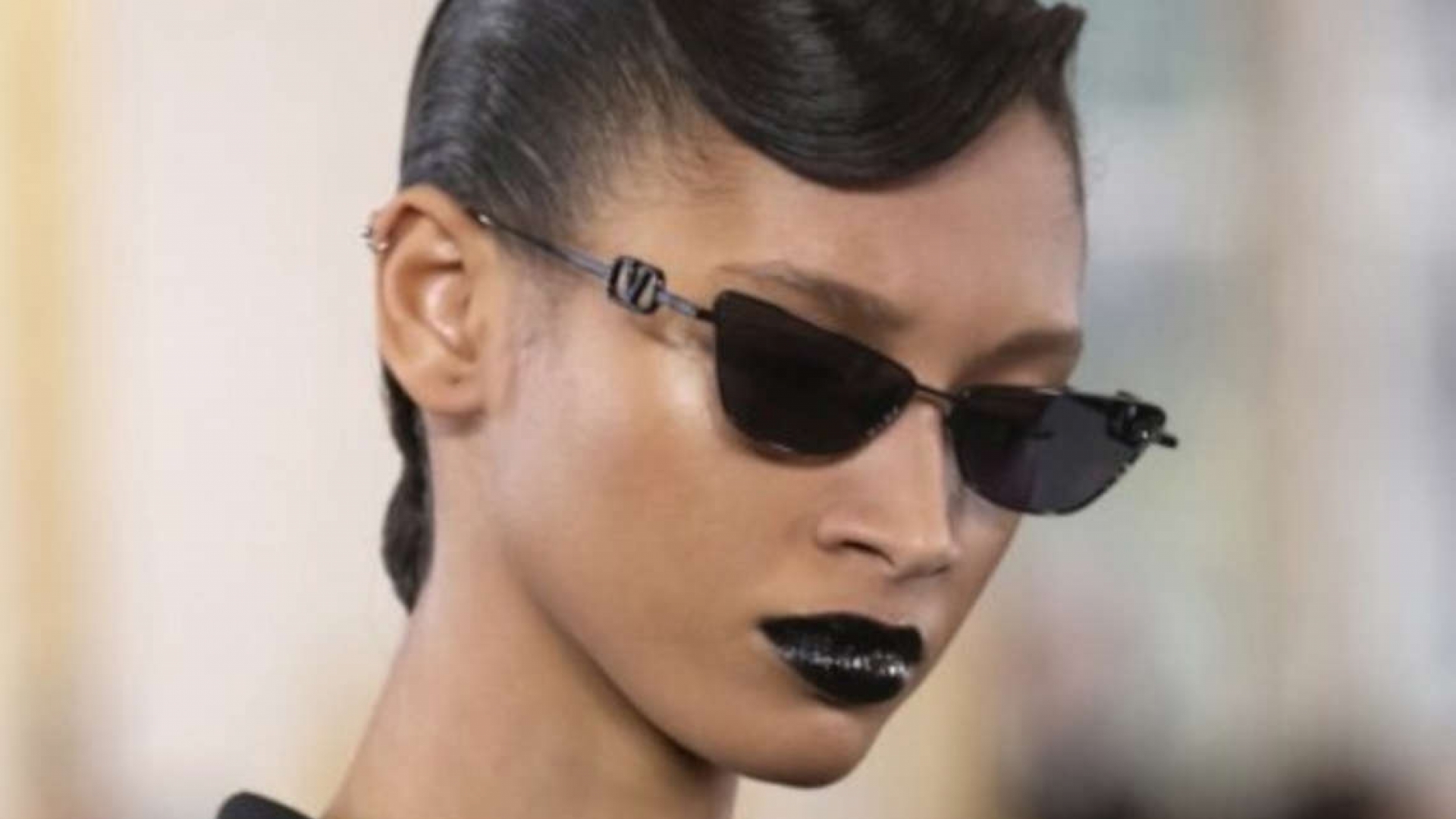 Valentino Eyewear, VLogo Sign model